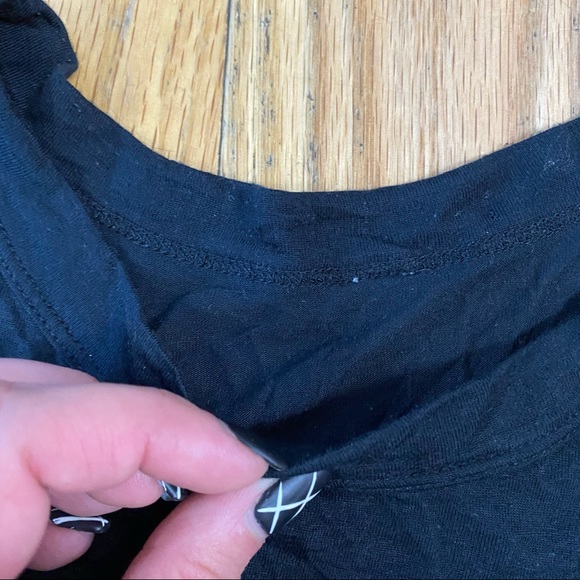 ALO Yoga Black Open Side Short Sleeve Shirt - Picture 3 of 5